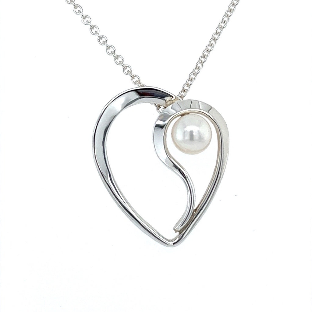 Dancing Heart Pearl Necklace