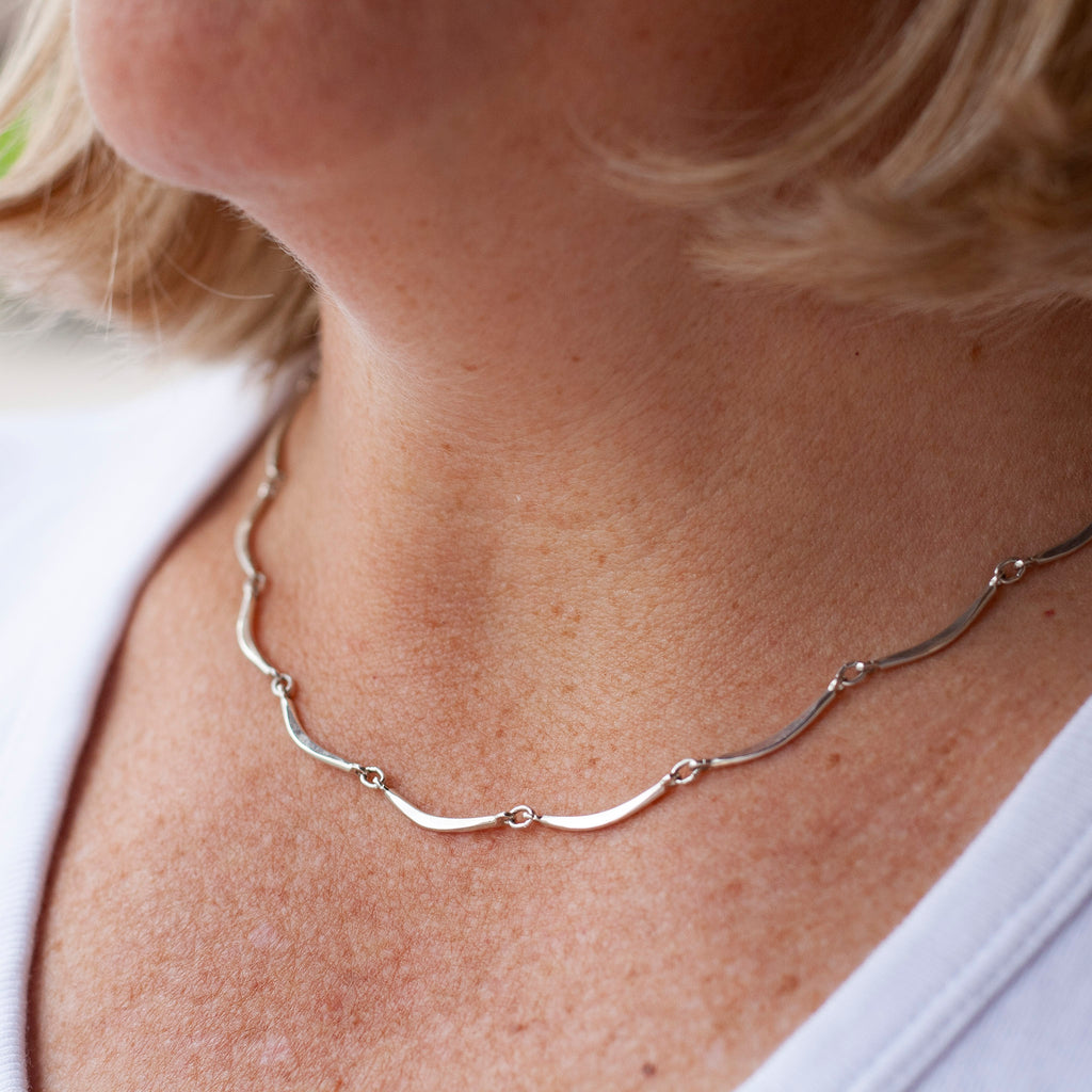 Scalloped Link Necklace