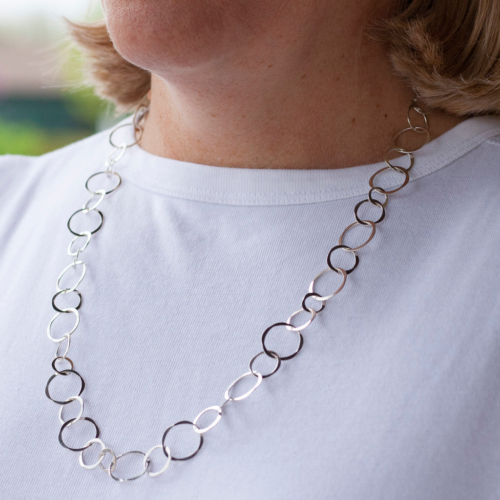 Varied Circle Link Necklace